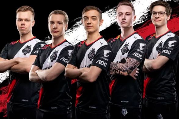 她曾参加过 她曾参加过